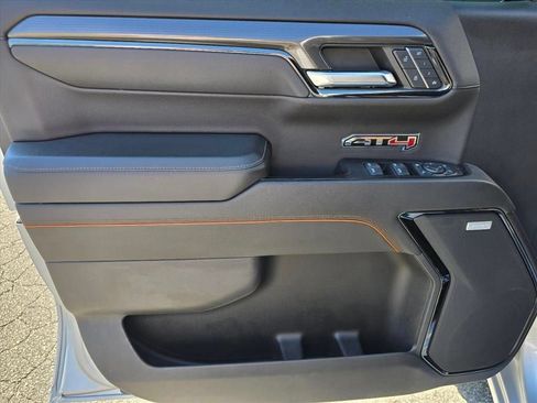 Used 2022 GMC Sierra 1500 AT4 w/ Technology Package AWD/4WD image 9