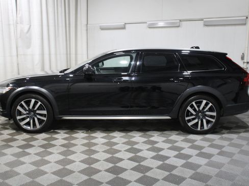 Used 2023 Volvo V90 B6 Cross Country Ultimate AWD/4WD image 34