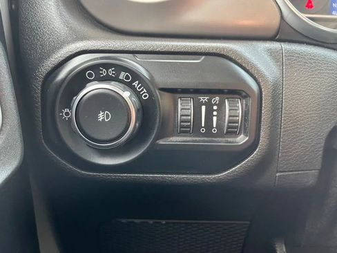 Used 2019 Jeep Wrangler Unlimited Sport S AWD/4WD image 30