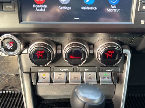 Used 2024 Toyota GR86 Premium image 21