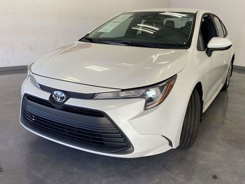 Used 2026 Toyota Corolla LE image 7