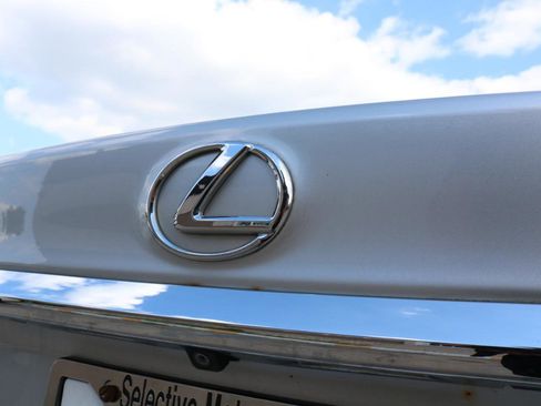 Used 2014 Lexus ES 350 w/ Luxury Package FWD image 9