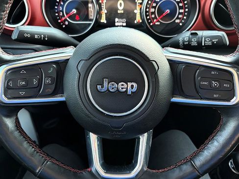 Used 2018 Jeep Wrangler Unlimited Rubicon image 18