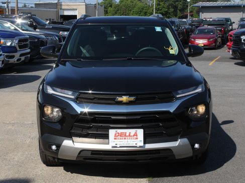 Used 2022 Chevrolet TrailBlazer LT AWD/4WD image 2