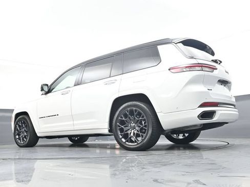 Used 2025 Jeep Grand Cherokee L Summit AWD/4WD image 36