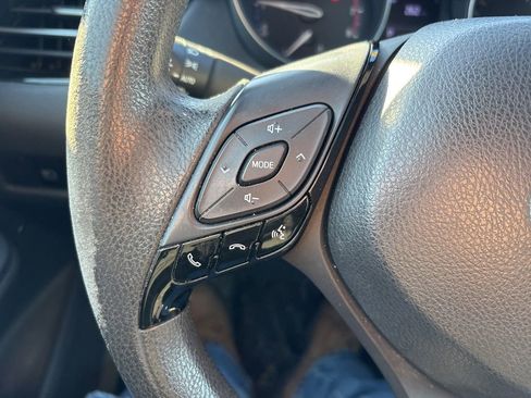 Used 2019 Toyota C-HR LE image 19