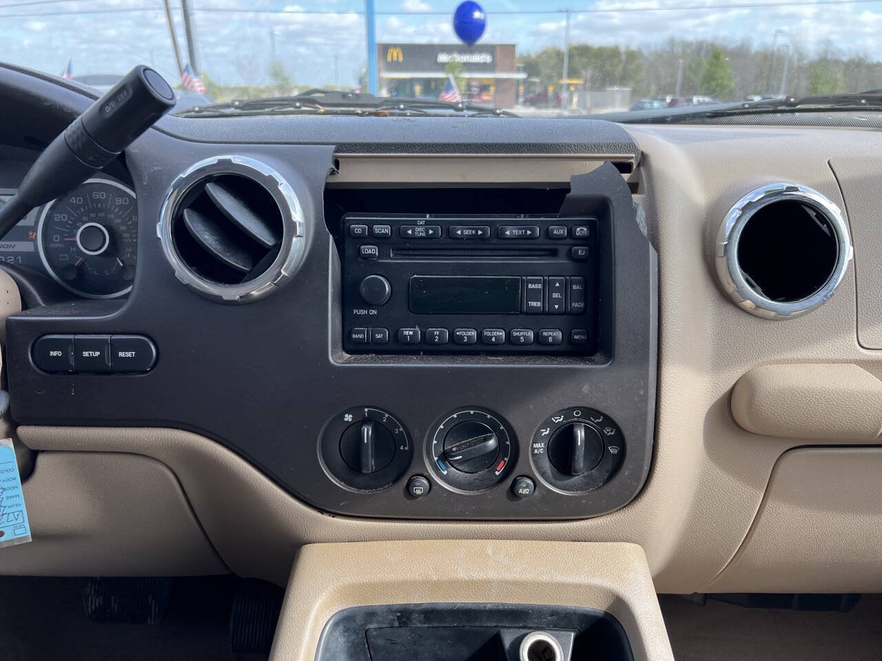 Used 2005 Ford Expedition XLT RWD image 21