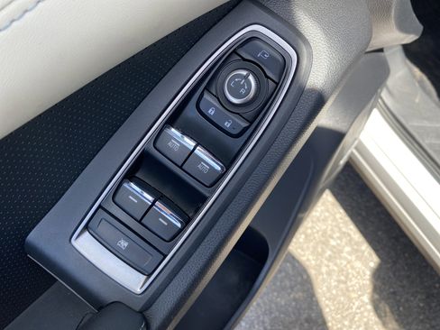 Certified 2022 Subaru Ascent Touring AWD/4WD image 18