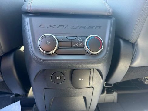 Used 2025 Ford Explorer Active w/ Active Comfort Package AWD/4WD image 27