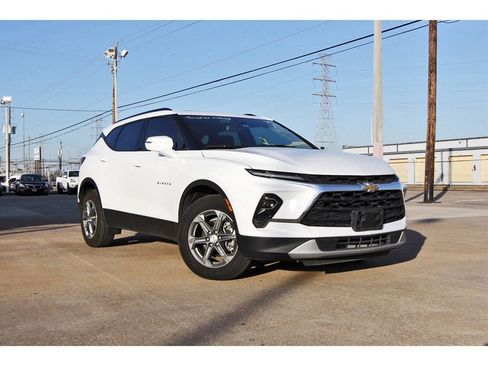 Used 2023 Chevrolet Blazer LT image 1