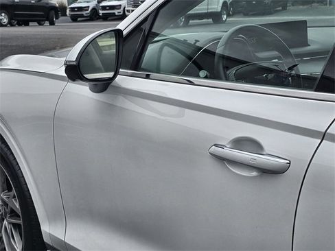 Used 2022 Genesis GV70 2.5T w/ Advanced Package image 11