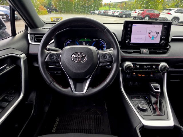 Used 2022 Toyota RAV4 SE w/ Weather & Moonroof Package AWD/4WD image 20