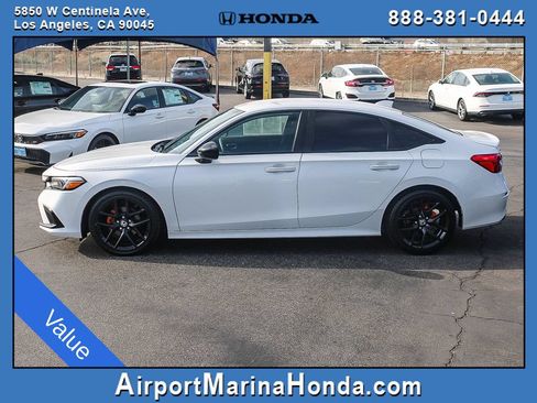Used 2023 Honda Civic Sport image 3