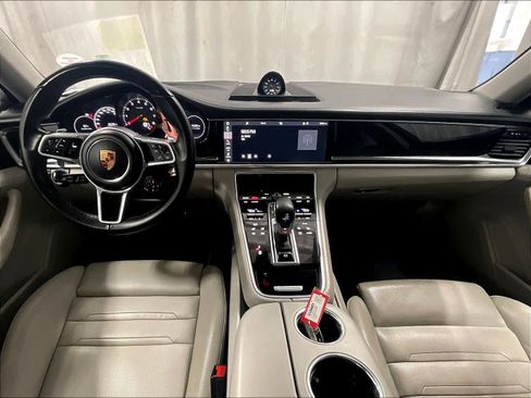 Used 2018 Porsche Panamera 4S image 21
