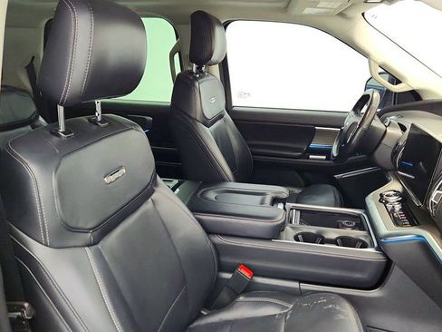 Used 2025 Ford Expedition Max Platinum image 28