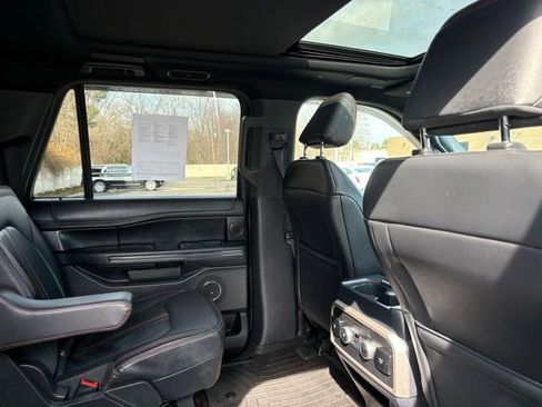 Used 2022 Ford Expedition Max Limited image 17