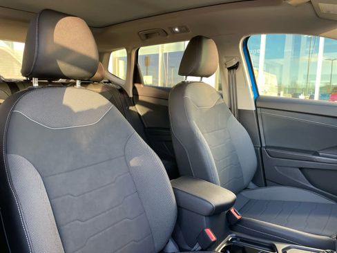 New 2026 Volkswagen Taos SE FWD image 66