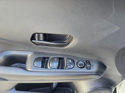 Used 2018 Nissan Kicks S w/ Exterior Package FWD image 17