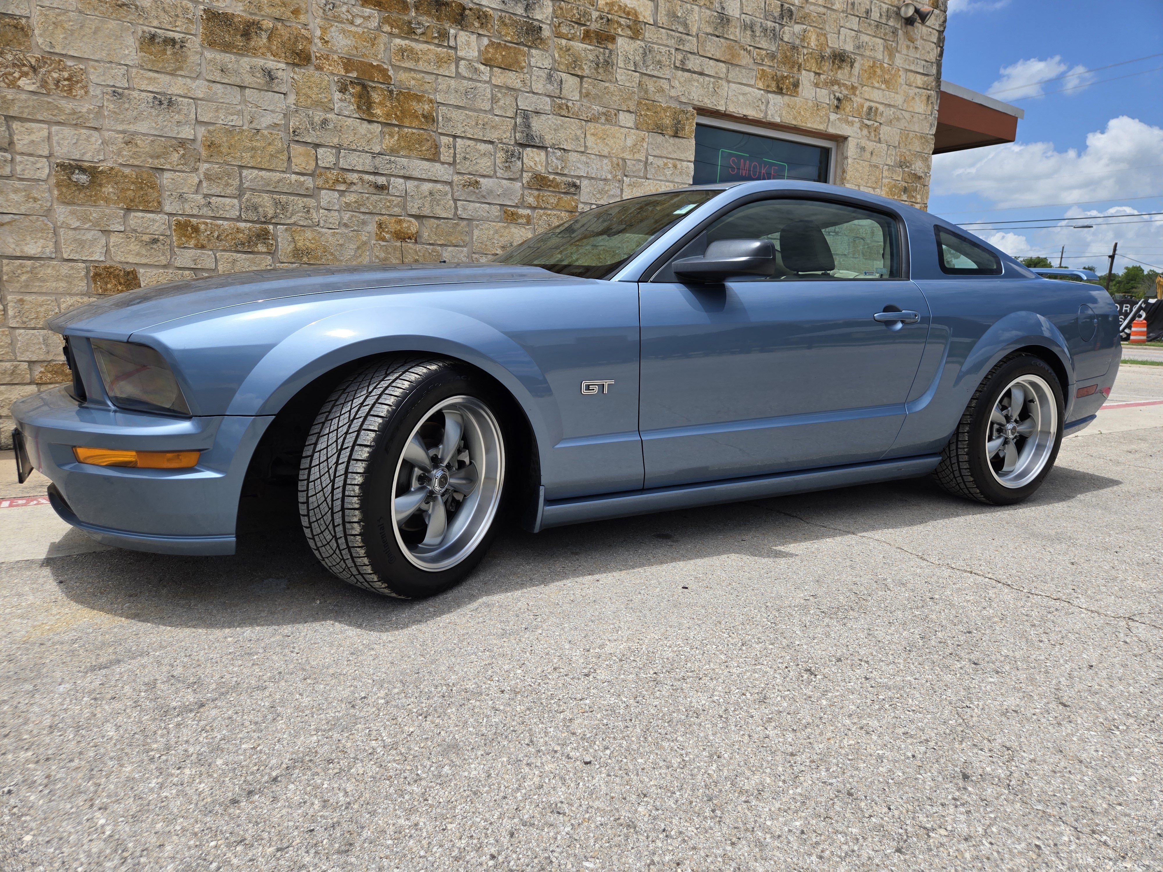 Used 2006 Ford Mustang GT RWD image 2