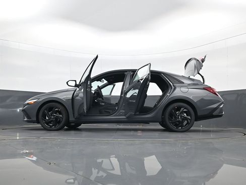New 2026 Hyundai Elantra Sport FWD image 34