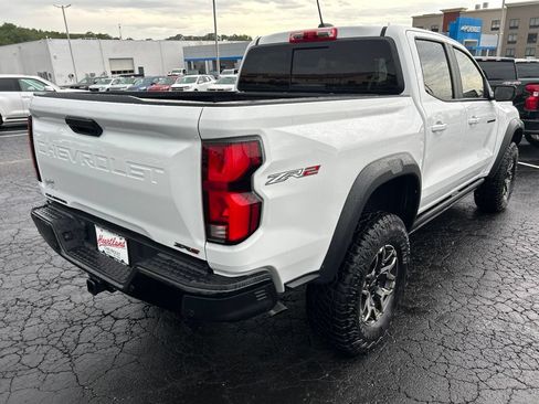Used 2025 Chevrolet Colorado ZR2 w/ Technology Package AWD/4WD image 5