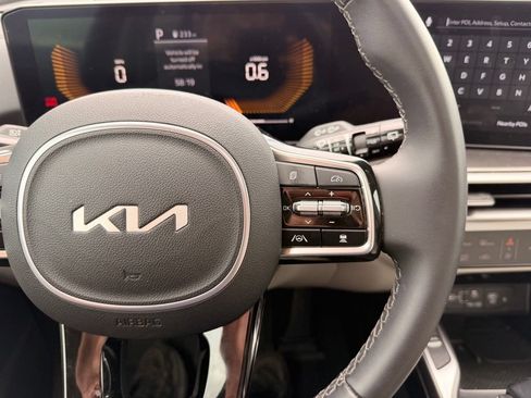 Used 2024 Kia Sorento S w/ Panoramic Sunroof Package FWD image 18