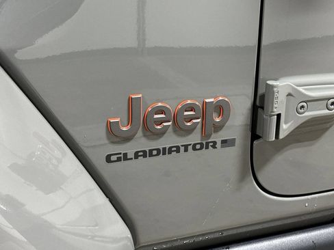 Used 2023 Jeep Gladiator Mojave w/ LED Lighting Group AWD/4WD image 26
