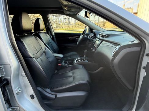 Used 2016 Nissan Rogue SL w/ SL Premium Package image 15