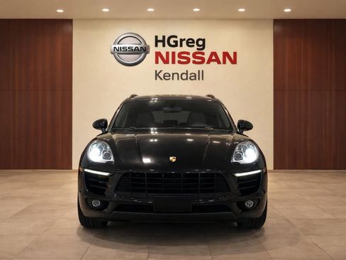 Used 2018 Porsche Macan AWD/4WD image 5