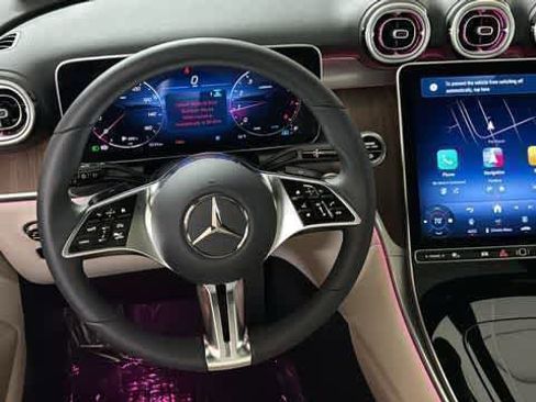 Used 2026 Mercedes-Benz GLC 300 4MATIC image 23