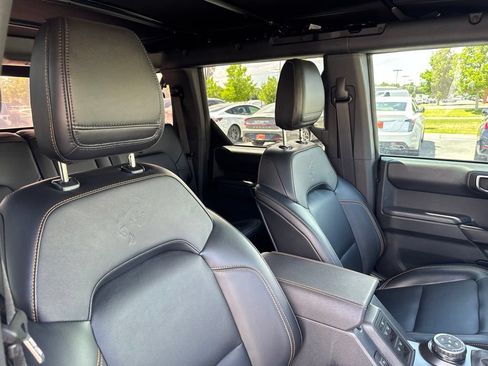 Used 2024 Ford Bronco Badlands AWD/4WD image 15