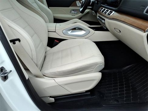 Used 2023 Mercedes-Benz GLS 580 4MATIC image 8