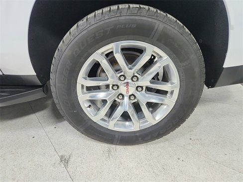 Used 2022 GMC Yukon XL SLT image 47