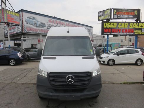 Used 2022 Mercedes-Benz Sprinter 2500 image 7