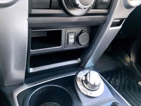 Used 2016 Toyota 4Runner SR5 Premium image 32