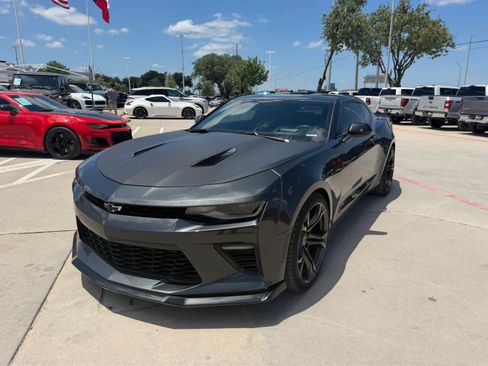 Used 2018 Chevrolet Camaro SS RWD image 2