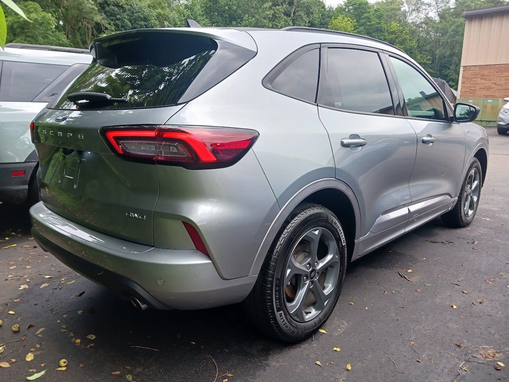 Used 2024 Ford Escape ST-Line w/ Tech Pack #1 AWD/4WD image 7