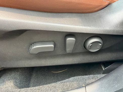Used 2019 Subaru Forester Touring AWD/4WD image 18