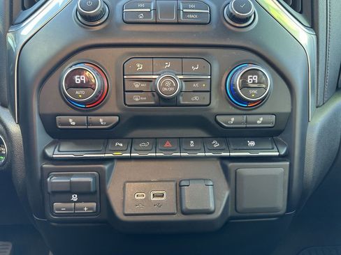 Used 2021 Chevrolet Silverado 2500 LT w/ Z71 Sport Edition image 28