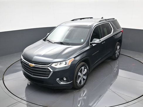 Used 2020 Chevrolet Traverse LT w/ LT Premium Package image 28