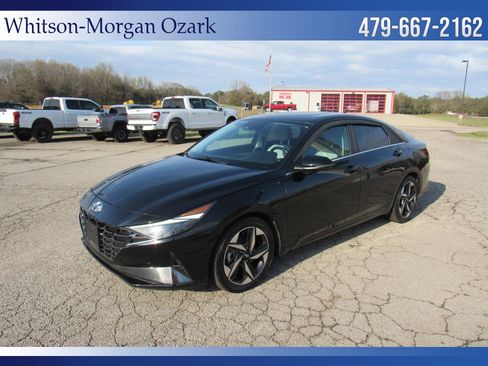 Used 2021 Hyundai Elantra Limited image 3