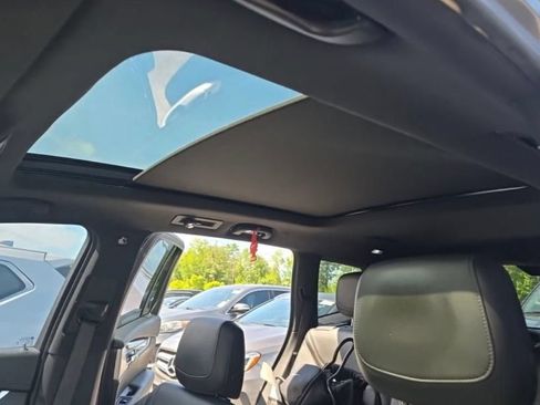 Used 2020 Cadillac XT6 Premium Luxury FWD image 8