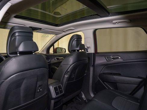 Certified 2025 Kia Sportage SX image 9