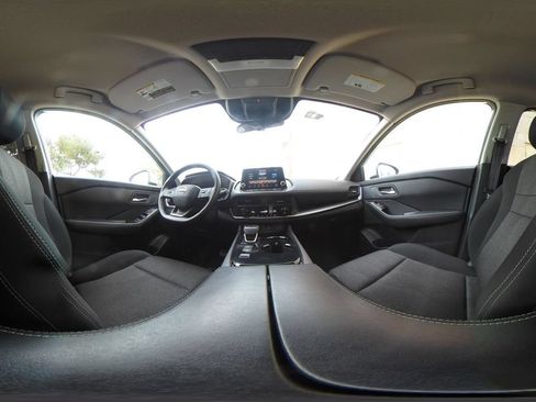 Used 2025 Nissan Rogue SV FWD image 39