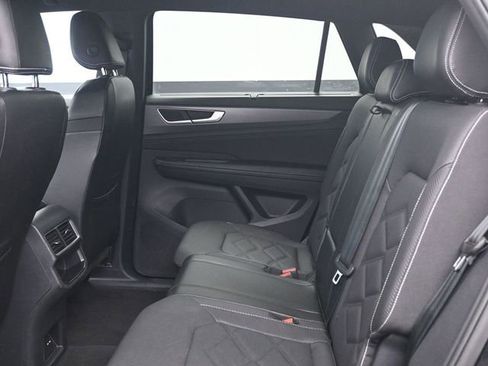 Used 2024 Volkswagen Atlas Cross Sport SE AWD/4WD image 5