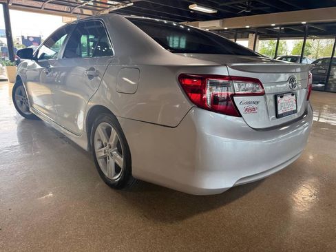 Used 2012 Toyota Camry SE image 5