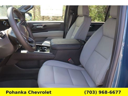 New 2026 Chevrolet Suburban LT w/ Comfort Package AWD/4WD image 24