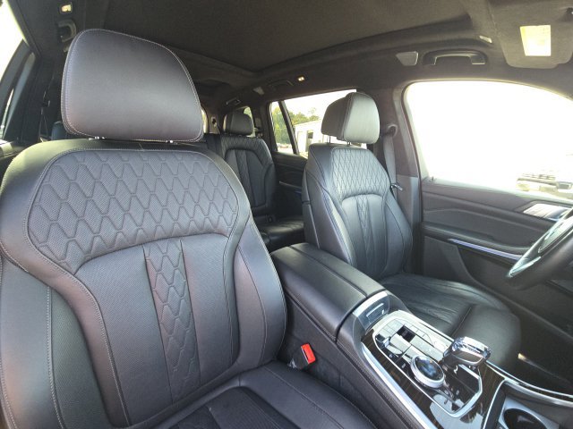 Used 2021 BMW X7 M50i AWD/4WD image 29