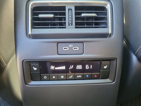 Used 2024 MAZDA CX-90 3.3 Turbo w/ Premium Plus Pkg image 17