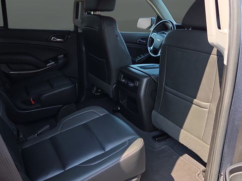 Used 2019 Chevrolet Tahoe LT w/ Luxury Package AWD/4WD image 20